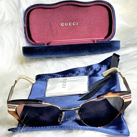 Gucci Sunglasses GG0522S - Picture 2 of 13